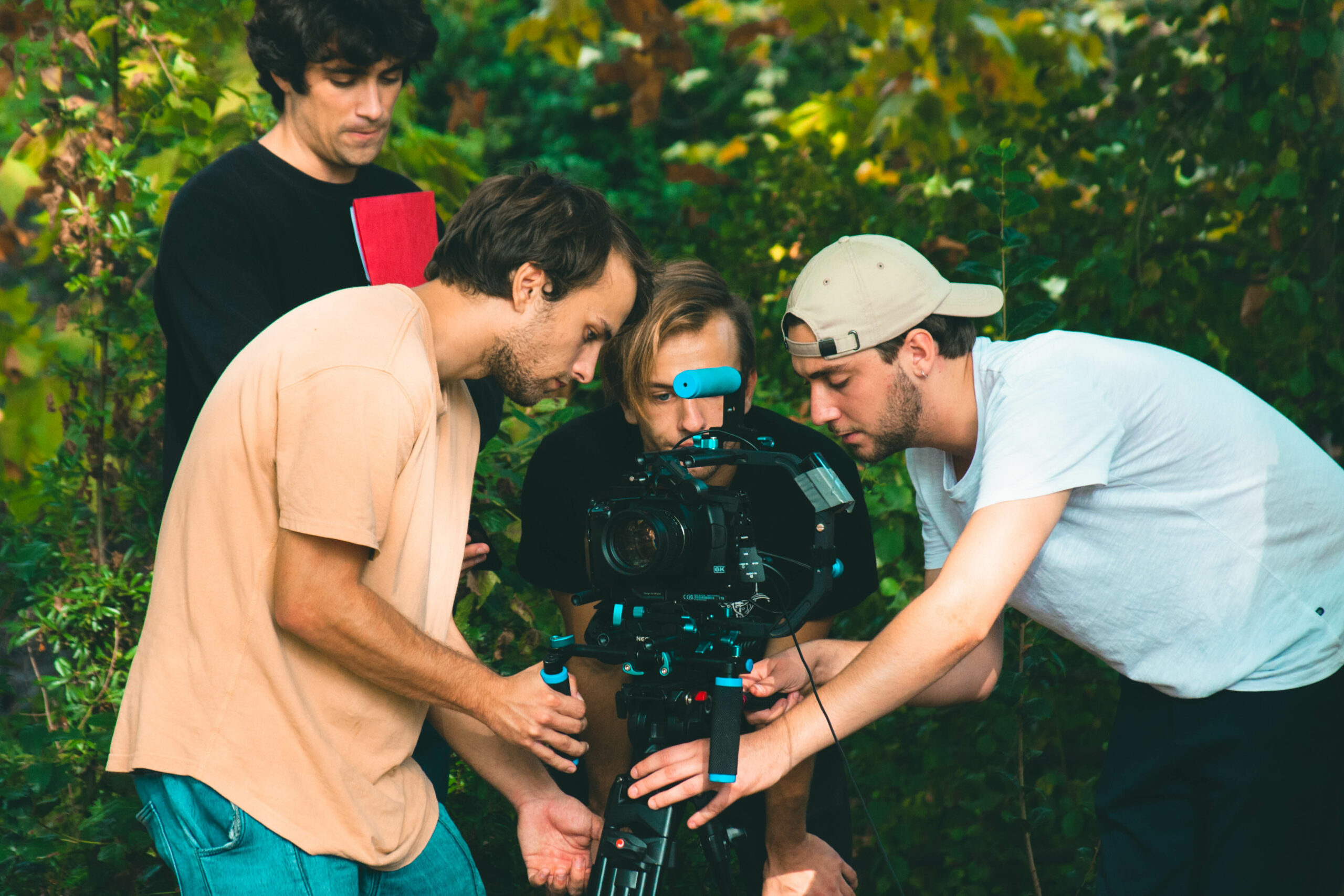 Photographie de plateau de l'équipe technique sur le tournage du court-métrage “Mille et une vies” pour le 48h Hour Film Project par le studio Cam&Néon