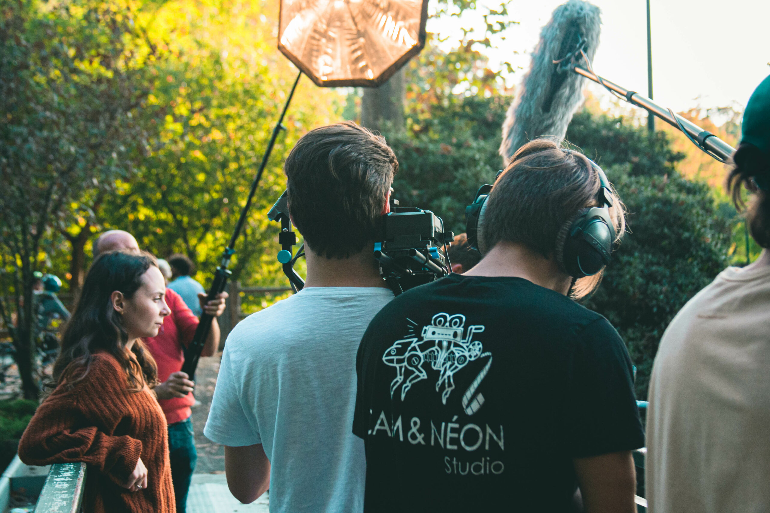 Photographie de plateau de l'équipe technique sur le tournage du court-métrage “Mille et une vies” pour le 48h Hour Film Project par le studio Cam&Néon