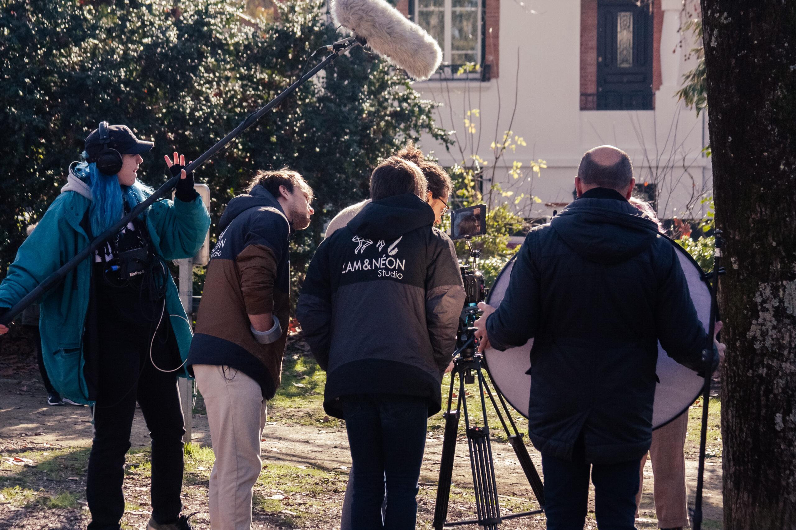 Photographie de plateau sur le tournage du court-métrage "Ce qui est arrivé ce jour-là" par Cam&Néon Studio.