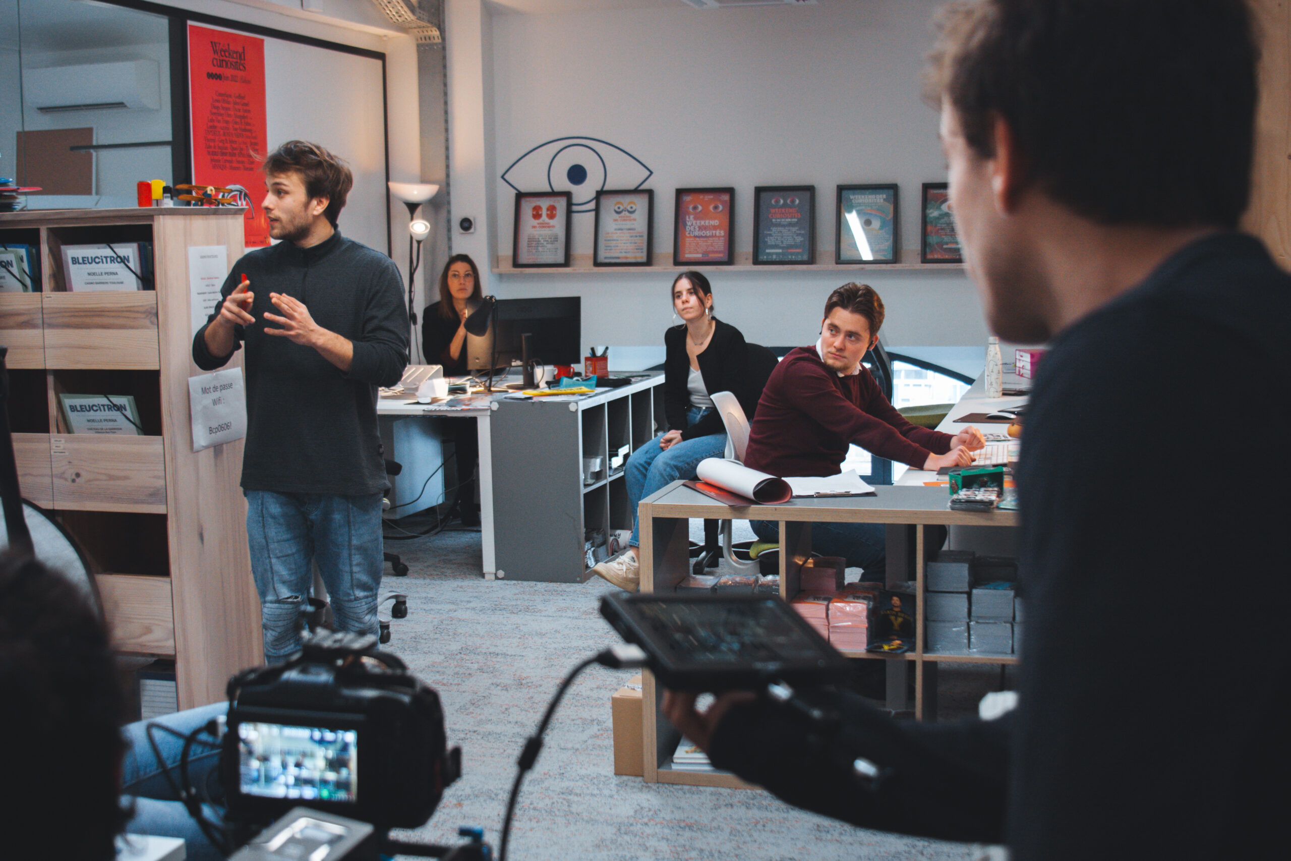 Photographie de plateau sur le tournage du court-métrage "Ce qui est arrivé ce jour-là" par Cam&Néon Studio.