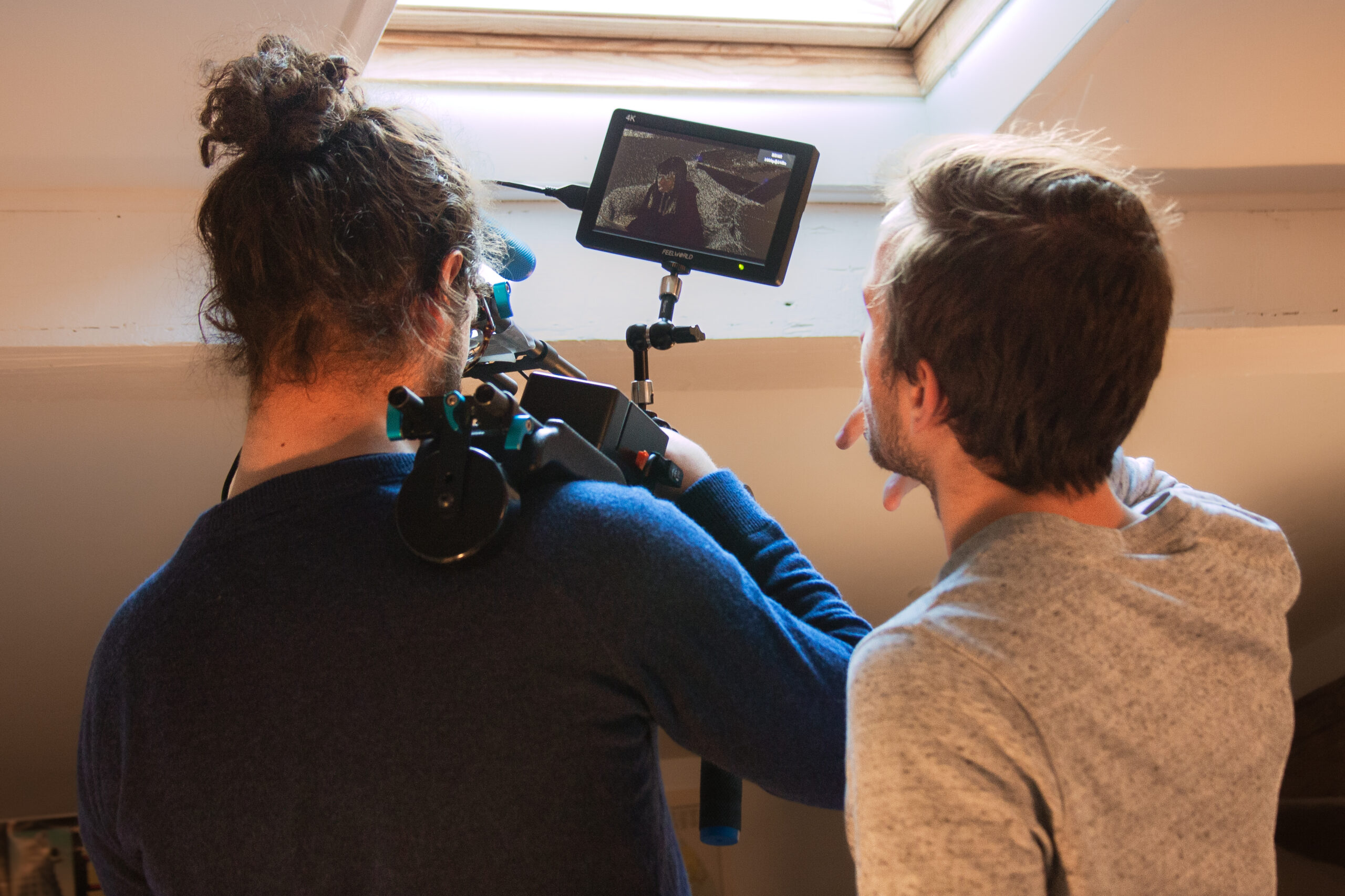 Photographie de plateau sur le tournage du court-métrage "Ce qui est arrivé ce jour-là" par Cam&Néon Studio.