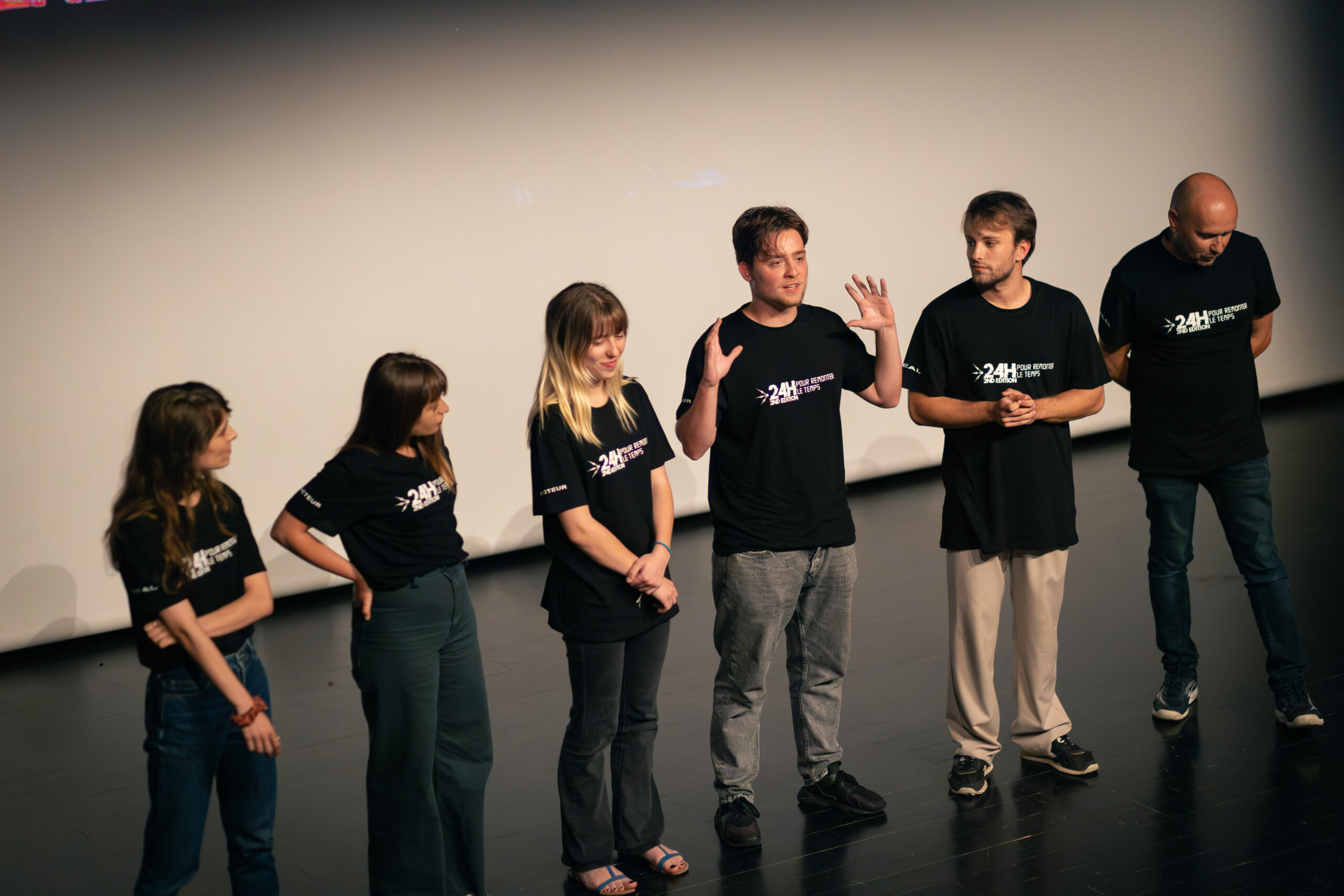 Photographie de la cérémonie de clôture du festival de court-métrage "24h pour remonter le temps" 2023 au cinéma de Labruguière (81)